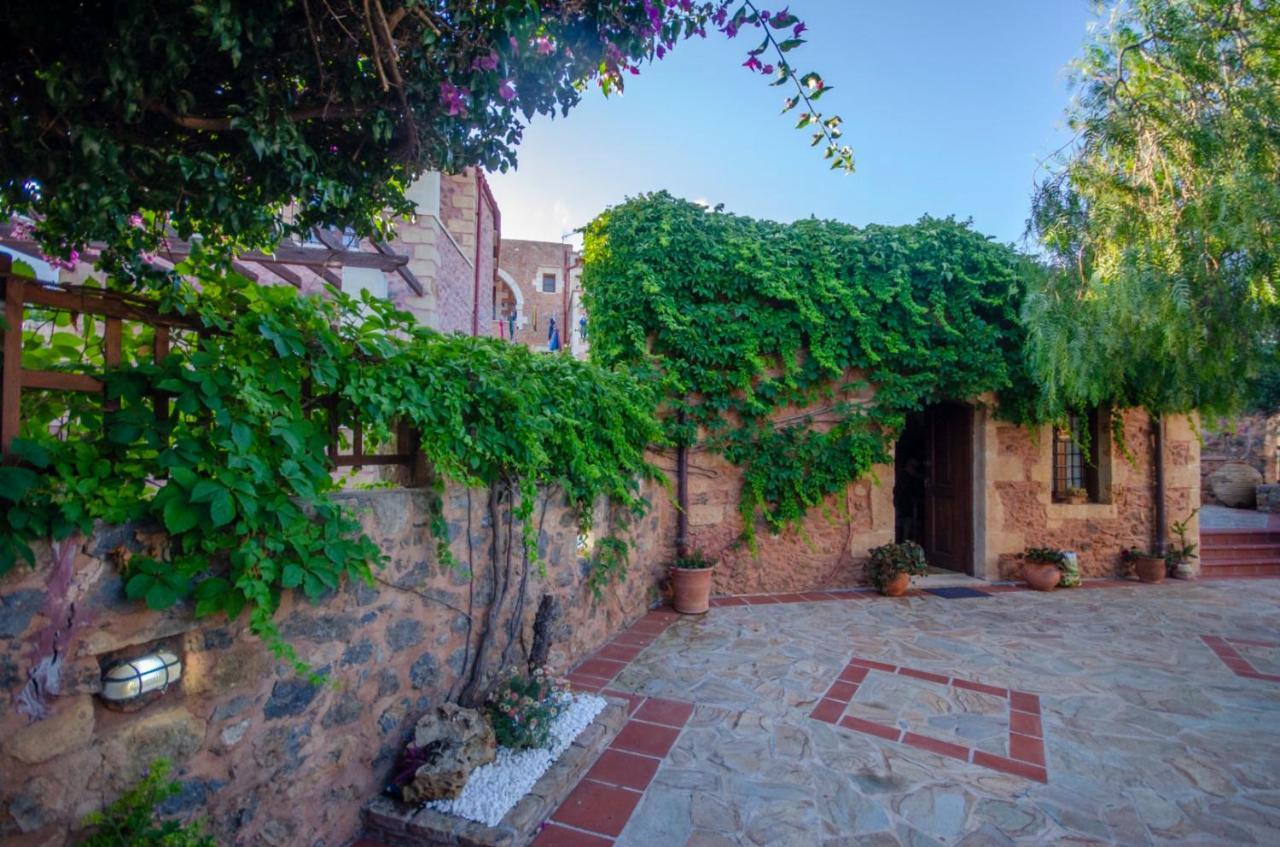 Astrátigos Aretaki Villas מראה חיצוני תמונה