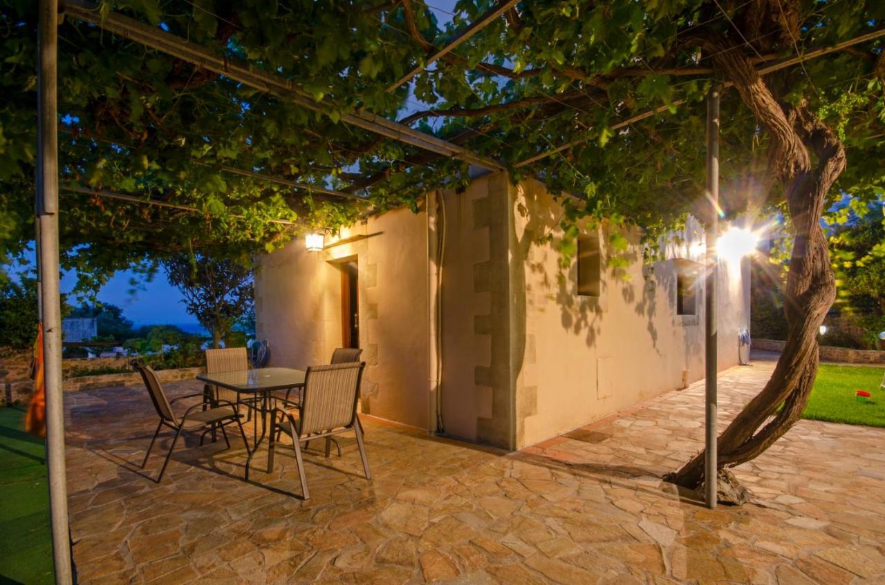 Astrátigos Aretaki Villas מראה חיצוני תמונה